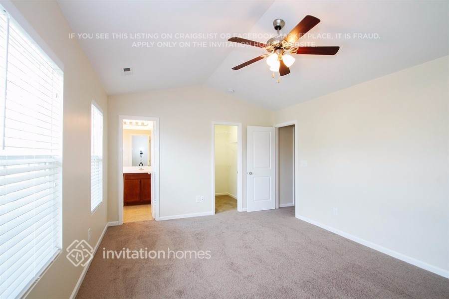 Building Photo - 5016 Broad Leaf Ct