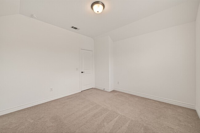 Building Photo - 7319 Woodlark Rdg Dr
