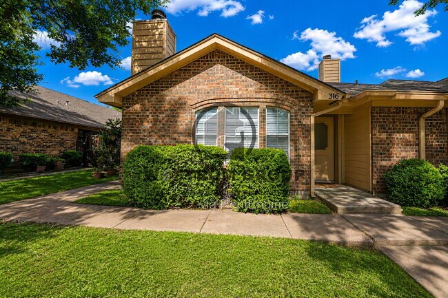 Building Photo - 316 Crowe Dr