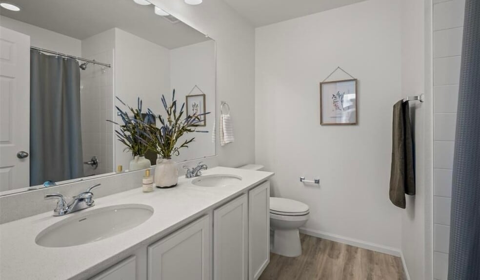 Building Photo - 5677 Mammoth Ln