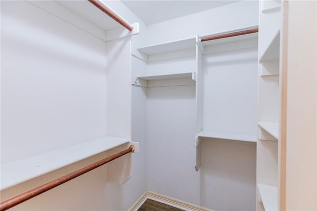 Building Photo - 255a Ravenwood Blvd