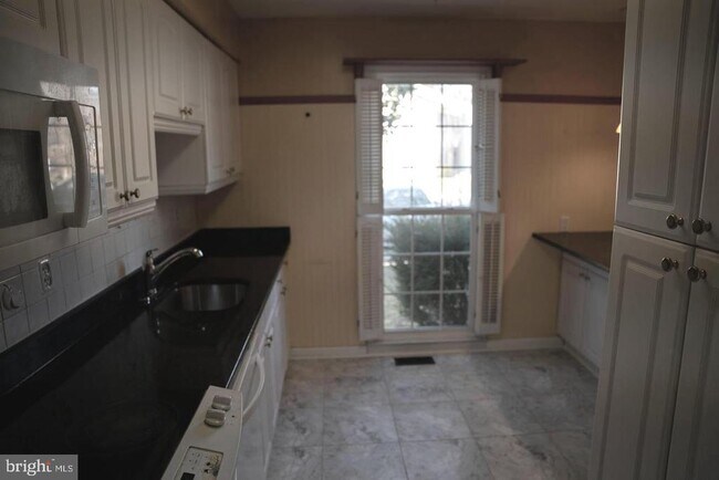 Building Photo - 12741 Turquoise Terrace