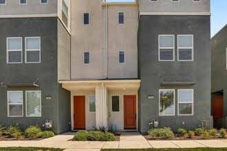 Building Photo - 3936 E Commerce Way