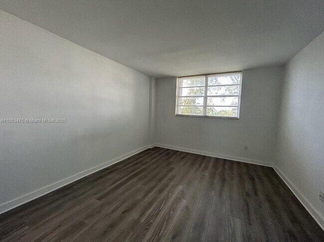 Building Photo - 680 NE 64th St