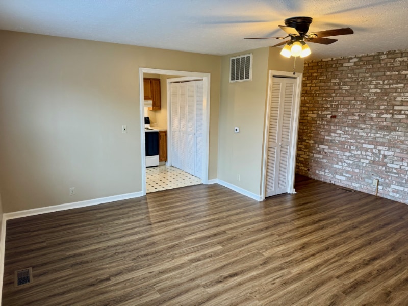 Building Photo - 515 Monroe Ave