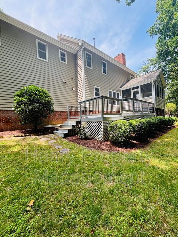 Building Photo - 203 Langston Mill Ct