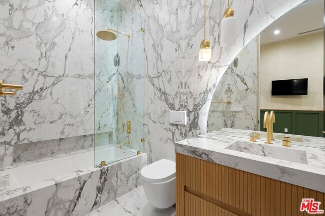 Building Photo - 4803 Lemona Ave