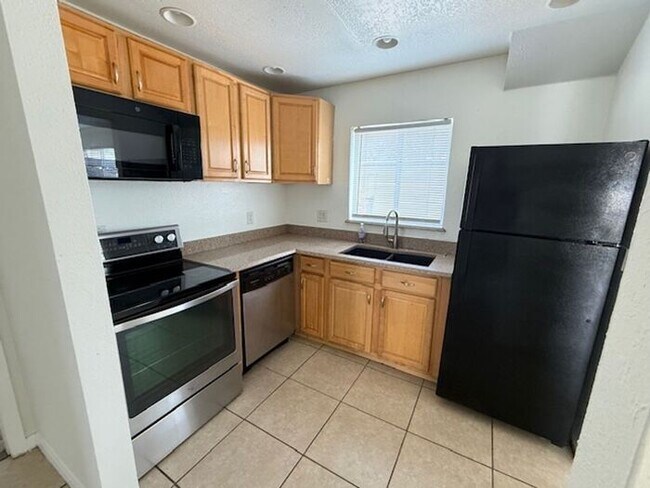 Building Photo - 2/2 Conway Orlando Condo-MOVE IN SPECIAL $200 OF 1ST MONTHS RENT
