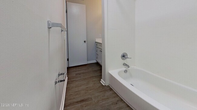 Building Photo - 2216 Spring Park Rd