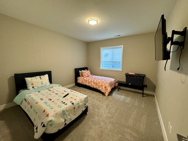 Building Photo - 6859 Surrey Trail