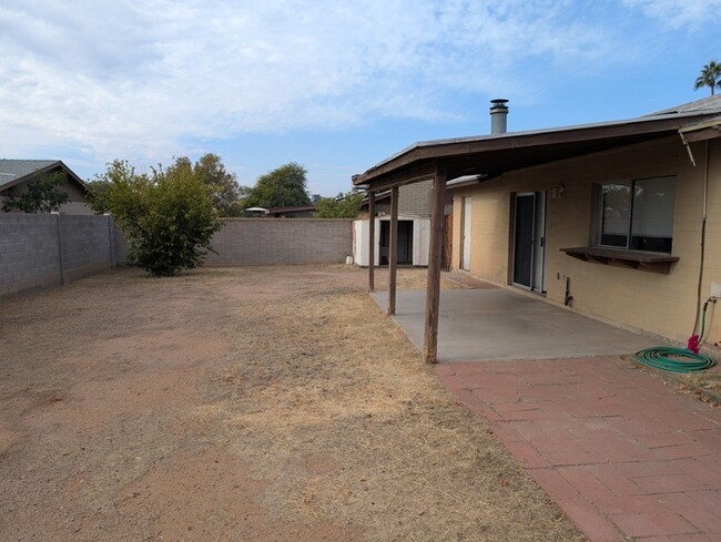 Building Photo - 3711 W Campo Bello Dr