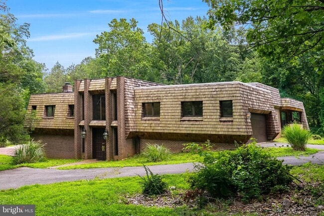 Building Photo - 8823 Brook Rd