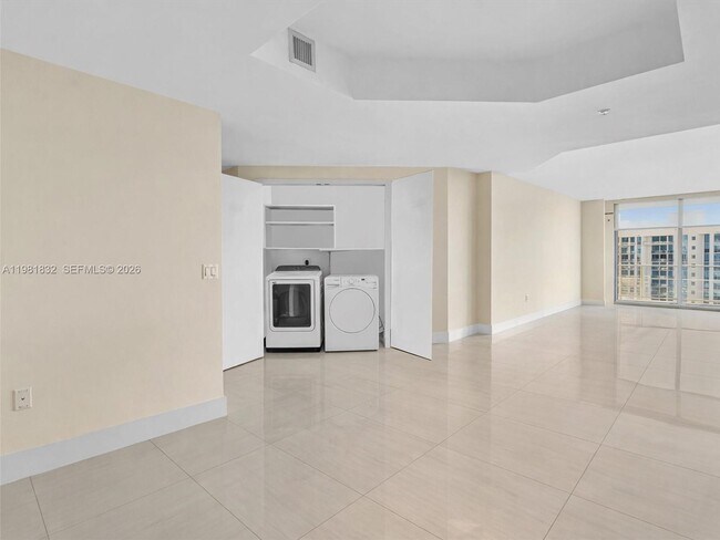 Building Photo - 17301 Biscayne Blvd
