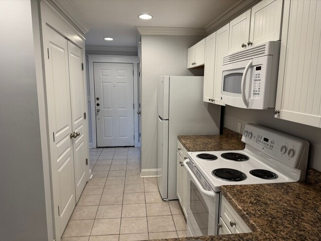 Building Photo - Available Now! 2 Bed/2 Bath in The Woodlands!