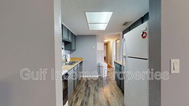 Building Photo - 5026 Water Oak Dr