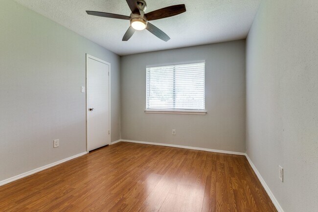 Building Photo - 7218 Ridgeberry Dr