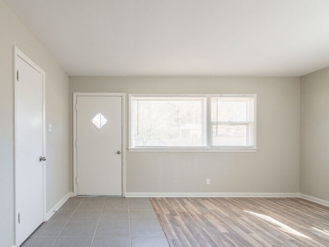 Building Photo - Renovated 3BR/2BA in Whitehaven