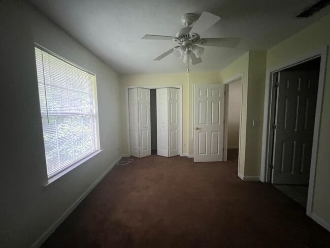 Building Photo - 3051 Camelliawood Cir E