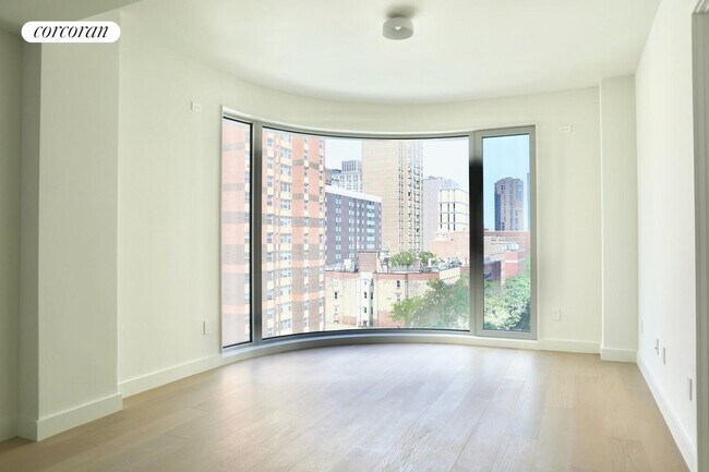 Building Photo - 250 E 25th St