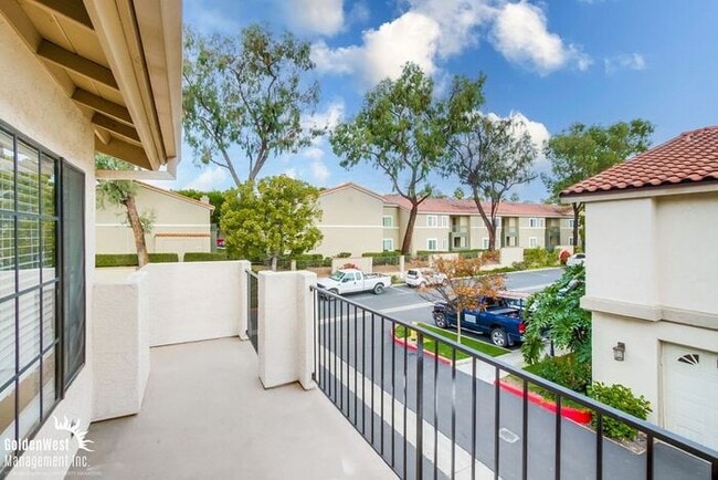 Building Photo - Beautiful 2Bdm 2Ba Condo in La Jolla Colon...
