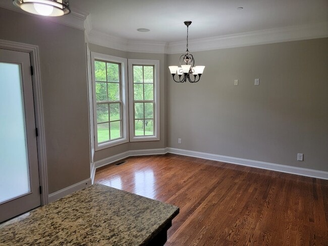 Building Photo - 1005 Brittain Downs Dr