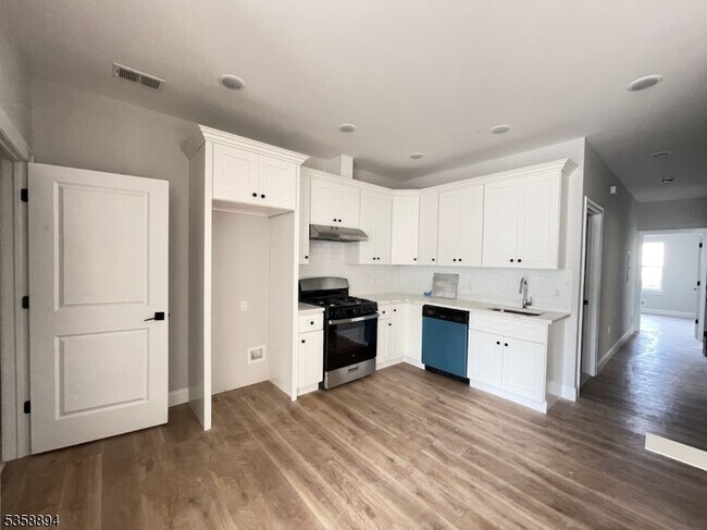 Building Photo - 486 S 19th St