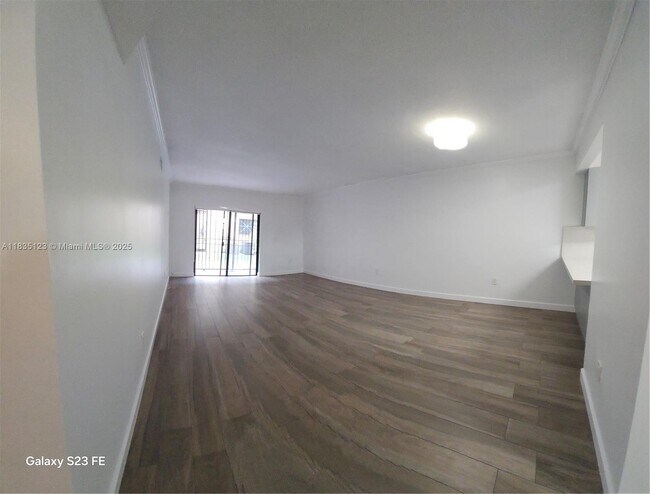 Building Photo - 2325 W 60th St
