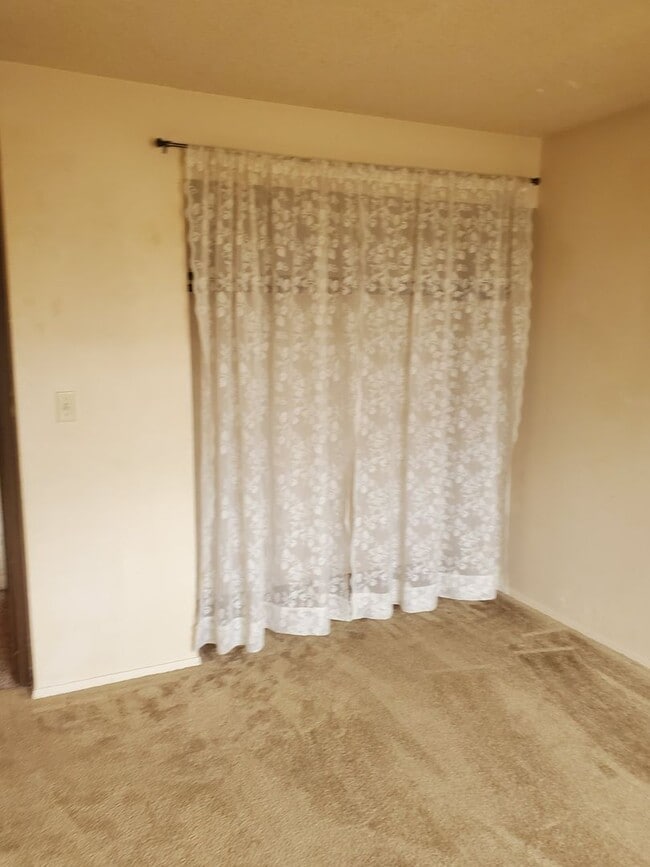 Building Photo - 3 Bedroom in Mountain View