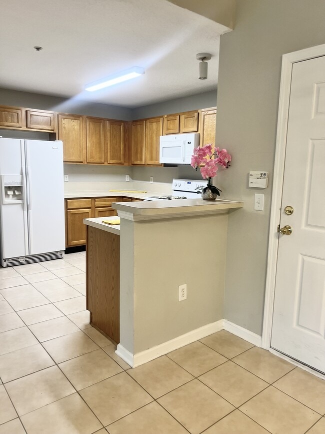 Building Photo - 6100 Maggies Cir