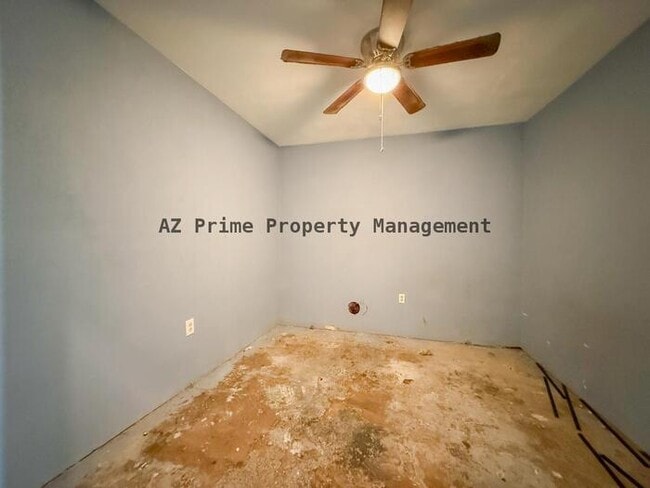 Building Photo - 902 N 15th Ave