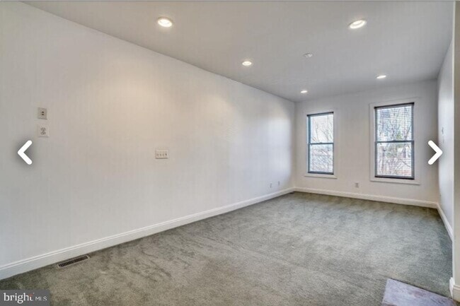 Building Photo - 111 E Cross St