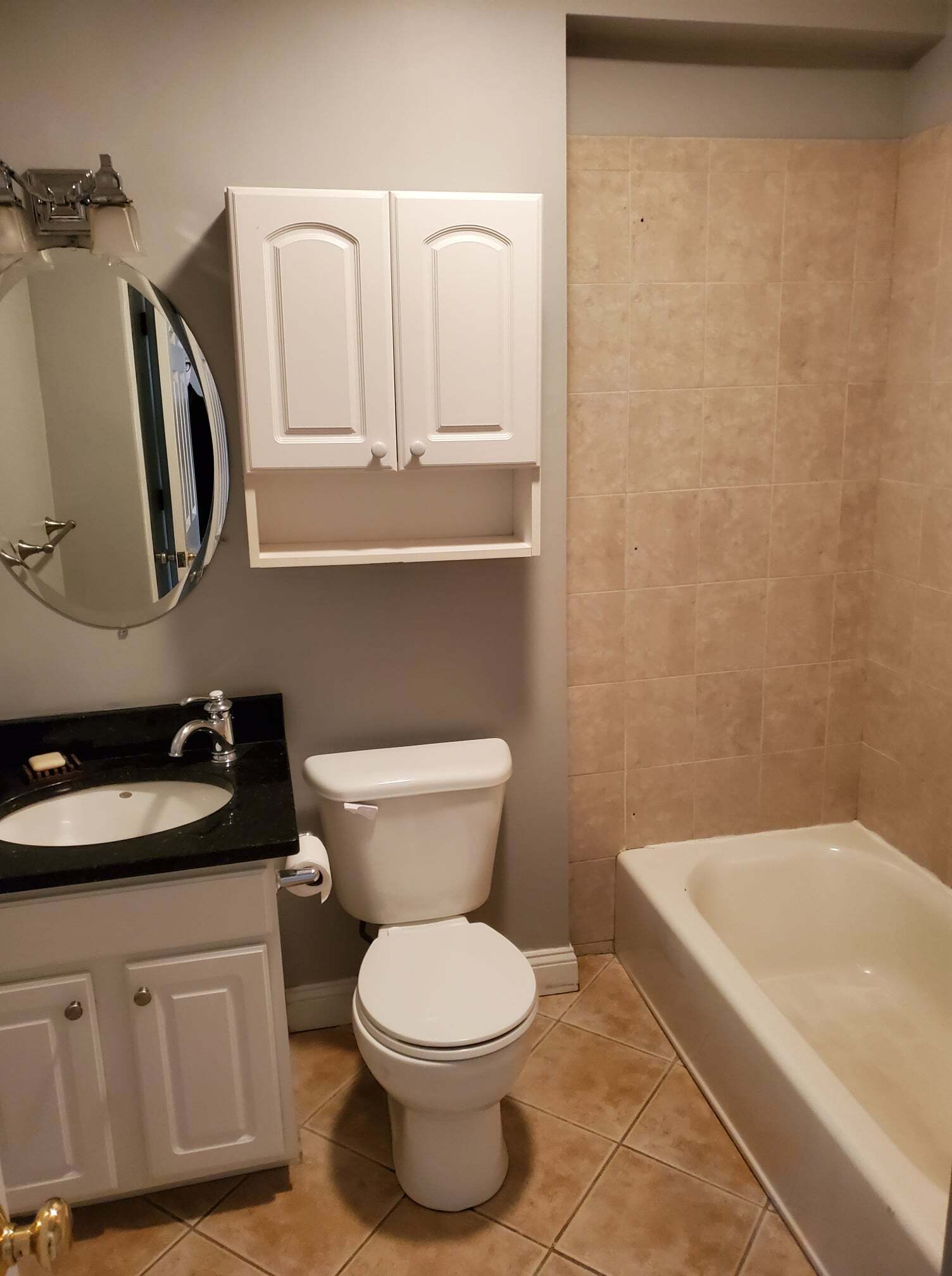 Building Photo - 544 E 8th St