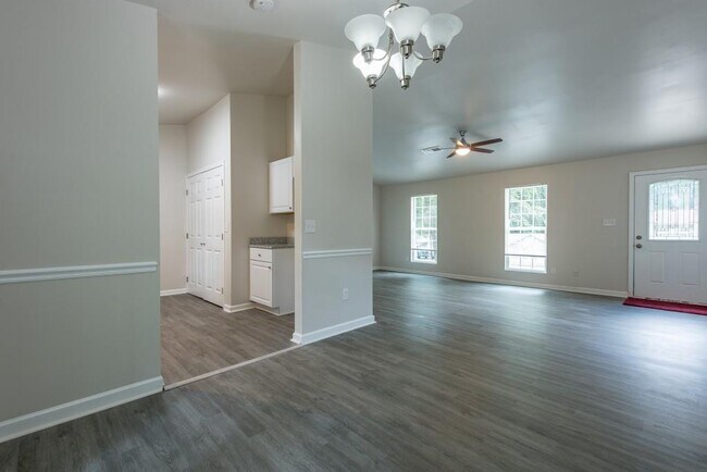 Building Photo - 5461 Brisbane Ct