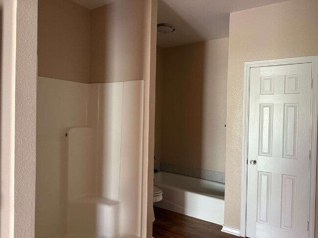 Building Photo - 455 Country Trail