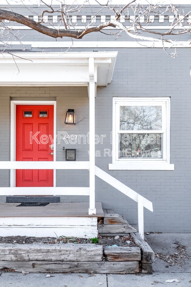 Building Photo - 2409 Tremont Pl