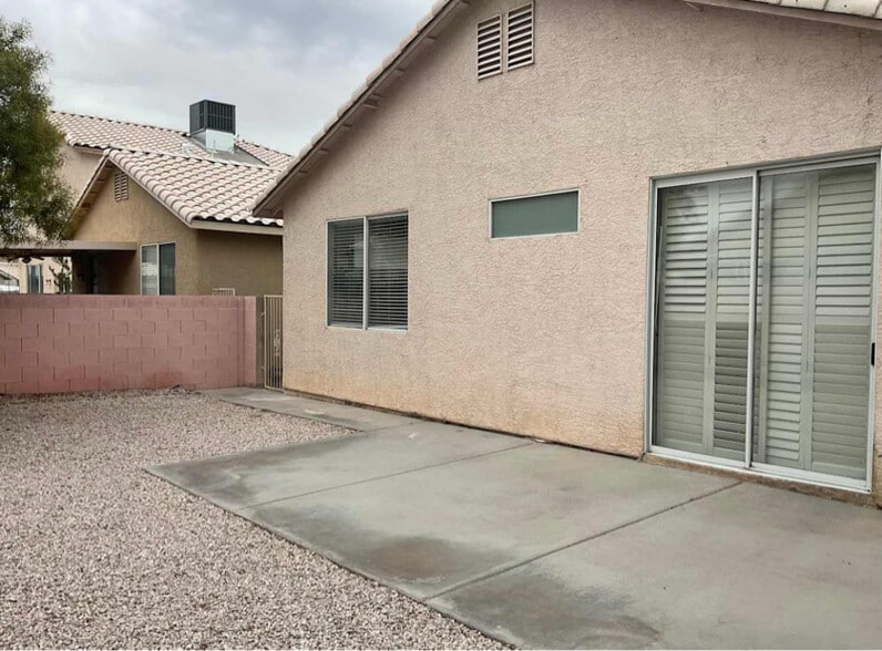 Building Photo - 5952 Hickory Nut Ave