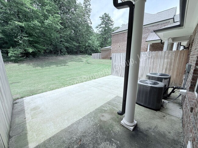 Building Photo - 4088 Fieldstone Lp