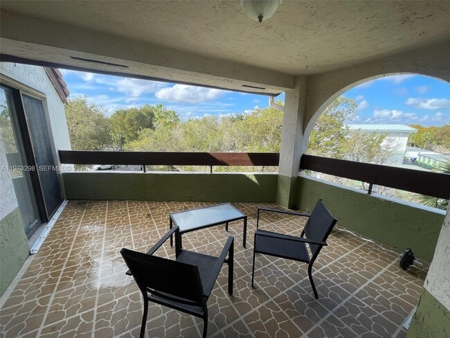 Building Photo - 9010 SW 125th Ave