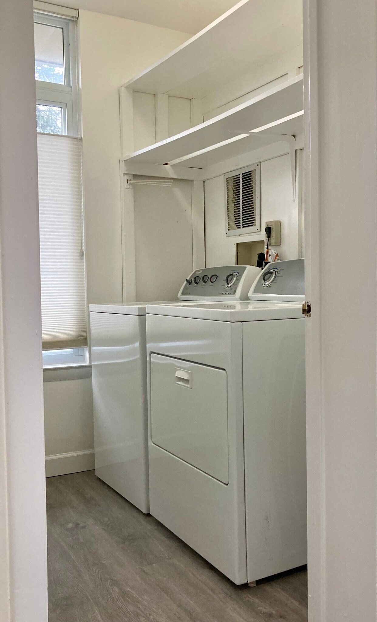 Full size washer/ dryer - 658 15th St S