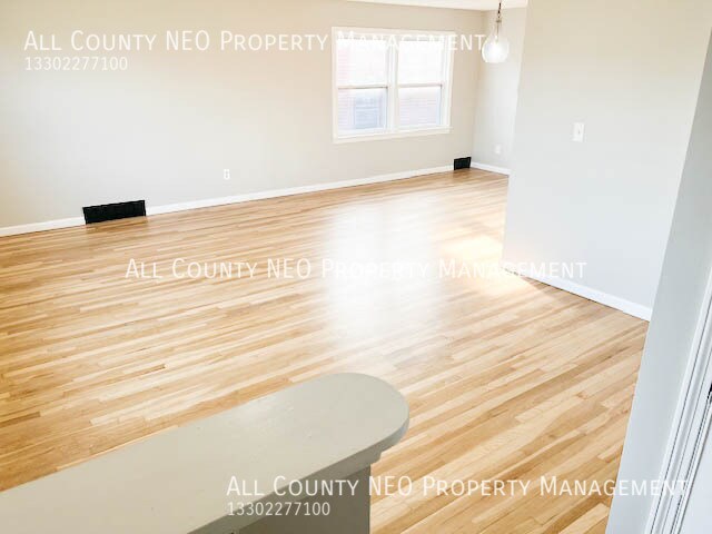 Building Photo - 13526 Cedar Rd