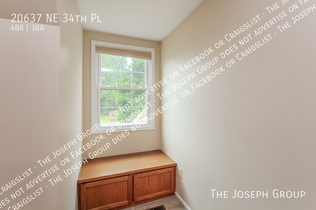 Building Photo - 20637 NE 34th Pl