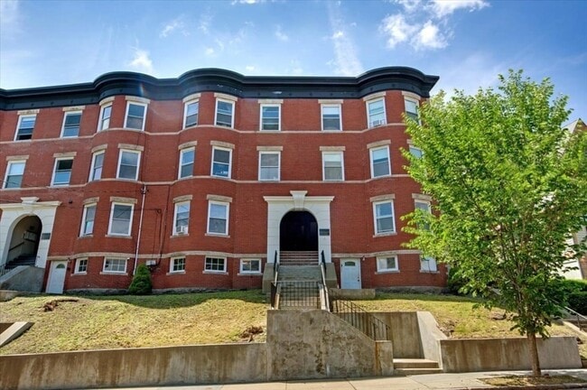 Building Photo - 112 Winthrop Rd