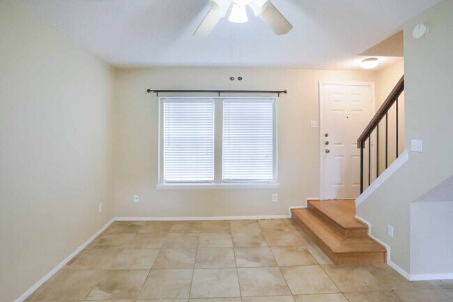 Building Photo - 1411 Gracy Farms Ln