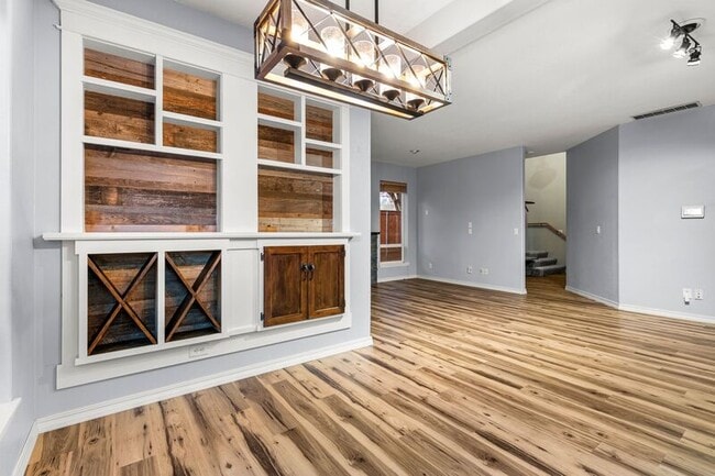 Building Photo - 18438 SE Stephens St