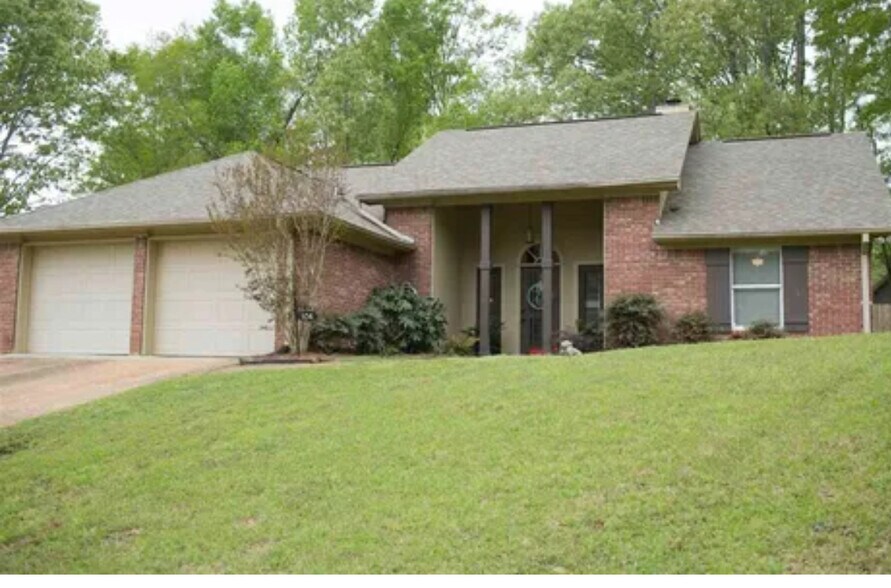 Building Photo - 104 Clearbrook Ln