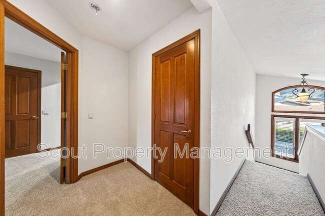 Building Photo - 38285 Oaktree Loop