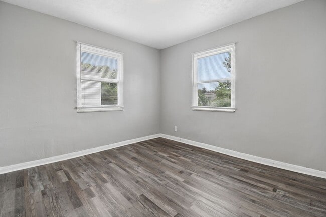 Building Photo - 375 S Chase Ave