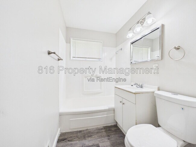 Building Photo - 8511 Crystal Ave