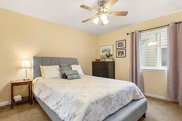 Building Photo - 12014 SE Bush St