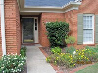 Building Photo - Vestavia Hills - cute and ready to move in NOW!